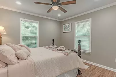 201 S Coulston Street, Granbury, TX 76048 - Photo 22