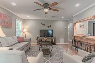 201 S Coulston St, Granbury, TX 76048 - Photo 14