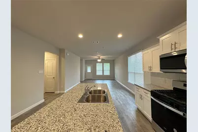 413 Passenger, Fort Worth, TX 76131 - Photo 12