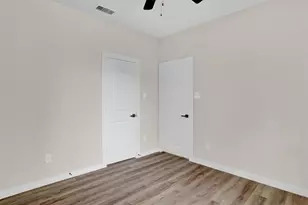 705 E Hanna St, Denison, TX 75021 - Photo 18