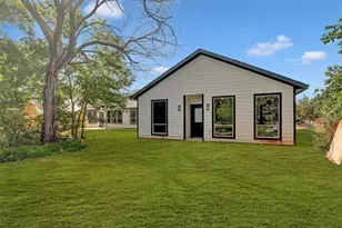 705 E Hanna St, Denison, TX 75021 - Photo 24