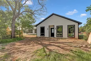 705 E Hanna St, Denison, TX 75021 - Photo 24