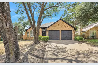 823 Shady Brook Lane, Cedar Hill, TX 75104 - Photo 1
