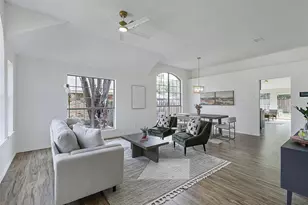 823 Shady Brook Ln, Cedar Hill, TX 75104 - Photo 4