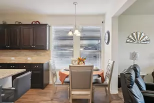 2606 Sunburst Dr, Glenn Heights, TX 75154 - Photo 8