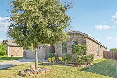 2606 Sunburst Drive, Glenn Heights, TX 75154 - Photo 2