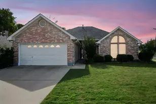 500 Chateau Ct, Denton, TX 76209 - Photo 2