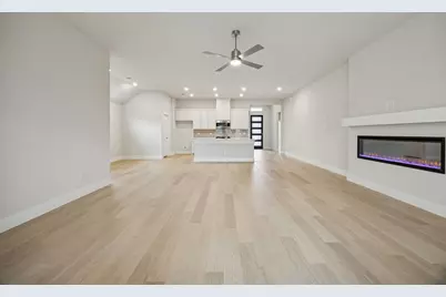 812 Tesslynn Avenue, Godley, TX 76044 - Photo 12