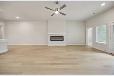 812 Tesslynn Avenue, Godley, TX 76044 - Photo 10