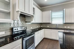 529 Inwood St, Benbrook, TX 76126 - Photo 8