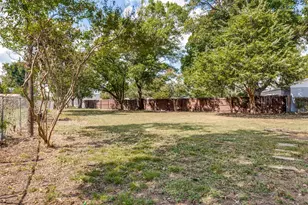 1329 Patricia Ln, Garland, TX 75042 - Photo 22