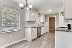 1329 Patricia Ln, Garland, TX 75042 - Photo 8