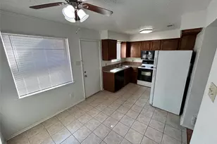 3006 W Sycamore Cir, Euless, TX 76040 - Photo 4