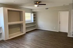 826 Samuels Ave, Fort Worth, TX 76102 - Photo 2