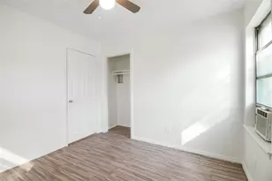 220 Satinwood Dr, Dallas, TX 75217 - Photo 10