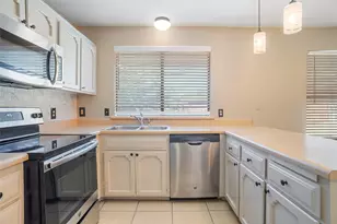 6051 Shadydale Ct, Watauga, TX 76148 - Photo 10