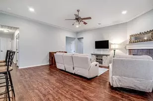 617 Bretts Way, Burleson, TX 76028 - Photo 8