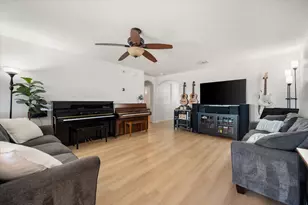 2033 Old Glory Tr, Fort Worth, TX 76134 - Photo 6