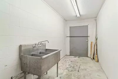 914 Halsell, Bridgeport, TX 76426 - Photo 12