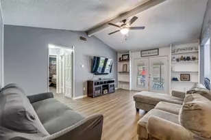 517 Durham Dr, Arlington, TX 76014 - Photo 8