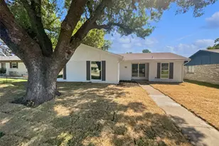 922 Laguna Dr, Garland, TX 75043 - Photo 2