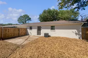 922 Laguna Dr, Garland, TX 75043 - Photo 28