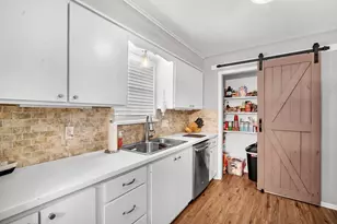 104 Pontiac Dr, Lake Kiowa, TX 76240 - Photo 12