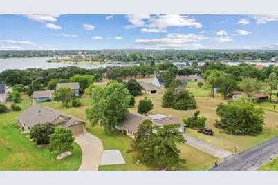 104 Pontiac Drive, Lake Kiowa, TX 76240 - Photo 38