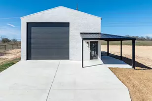 704 Glade Pk Ct, Azle, TX 76020 - Photo 4