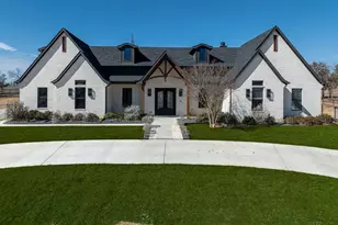 704 Glade Pk Ct, Azle, TX 76020 - Photo 2