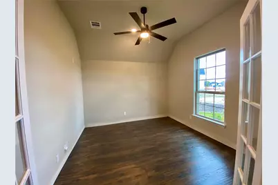 110 Kenilworth Lane, Greenville, TX 75401 - Photo 4