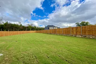 110 Kenilworth Ln, Greenville, TX 75401 - Photo 2