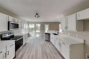 2203 Wagon Wheel Trail, Corinth, TX 76208 - Photo 2