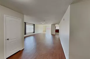 201 Dakota Ridge Dr, Fort Worth, TX 76134 - Photo 2