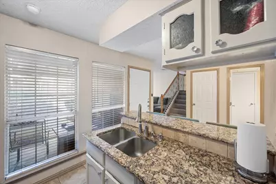 1420 Meadowood Village Drive, Fort Worth, TX 76120 - Photo 10