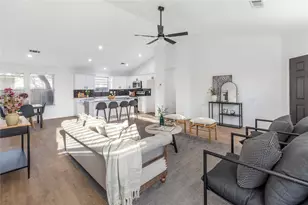 1121 Maplewood Ln, Crowley, TX 76036 - Photo 8