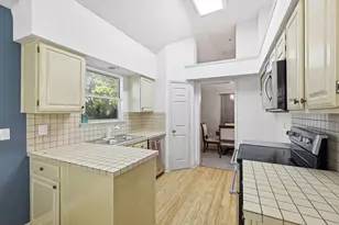 1112 Heather Ln, Carrollton, TX 75010 - Photo 10