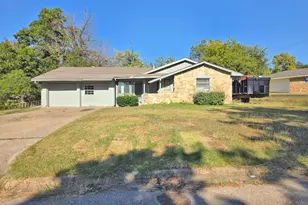202 Brookhaven Terrace, Commerce, TX 75428 - Photo 1