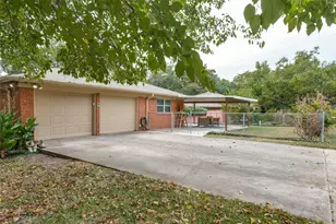 4200 Elmwood Dr, Benbrook, TX 76116 - Photo 32