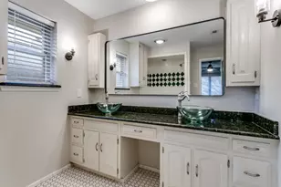 2521 Lone Star Ln, Grapevine, TX 76051 - Photo 16