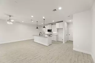 6945 Mustang Isle Dr, Dallas, TX 75228 - Photo 12