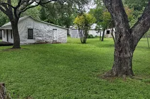 608 N Harrison St, West, TX 76691 - Photo 8