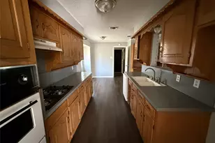 301 Lakewood Dr, DeSoto, TX 75115 - Photo 10