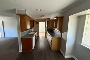 301 Lakewood Dr, DeSoto, TX 75115 - Photo 8