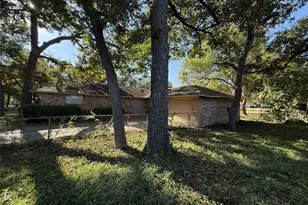 301 Lakewood Dr, DeSoto, TX 75115 - Photo 6