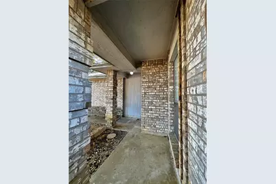 224 Valley Spring Drive, Arlington, TX 76018 - Photo 4