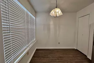 224 Valley Spring Dr, Arlington, TX 76018 - Photo 8