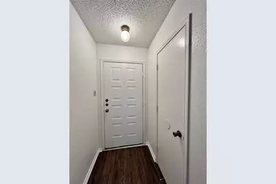 224 Valley Spring Drive, Arlington, TX 76018 - Photo 6