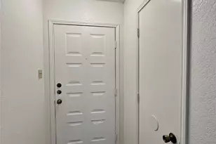 224 Valley Spring Dr, Arlington, TX 76018 - Photo 6