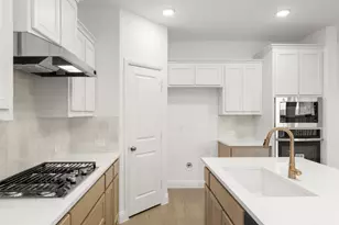 921 Apeldoorn Trl, Little Elm, TX 75068 - Photo 8